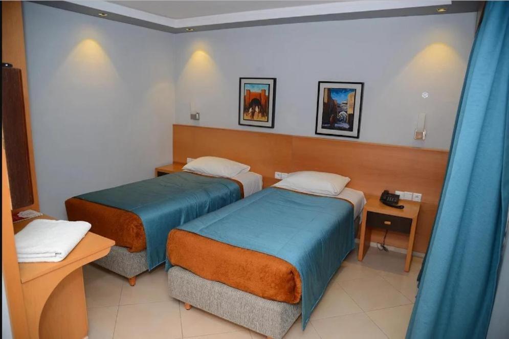 Hotel Al Amal Tiznit Bagian luar foto